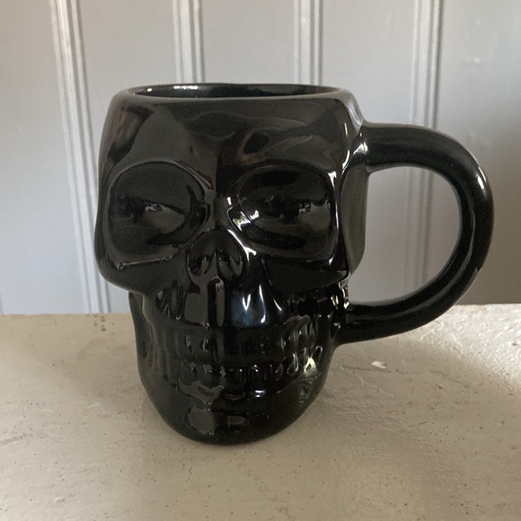 NWT- 16.9floz- Black Ceramic Glazed Skull 💀 Mug - Picture 3 of 16